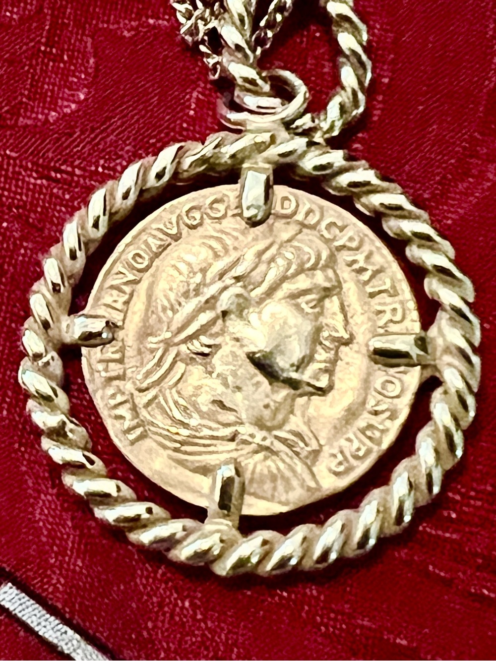 Jessica Simpson 925 Sterling 14K Gold Plated Ancient Coin Pendant Necklace